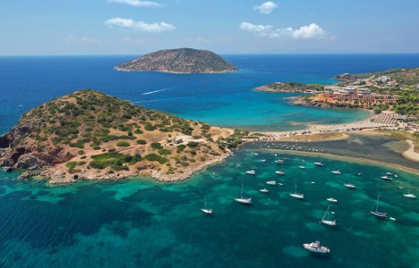 7 παραλίες στην Αττική για τις βουτιές του Αυγούστου