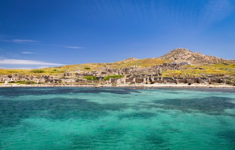 Από τη Δήλο έως τη Σίκινο: Εξερευνώντας τους πολιτιστικούς θησαυρούς των Κυκλάδων