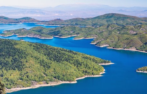 Road trip στη Λίμνη Πλαστήρα: Οι στάσεις που αξίζει να κάνετε
