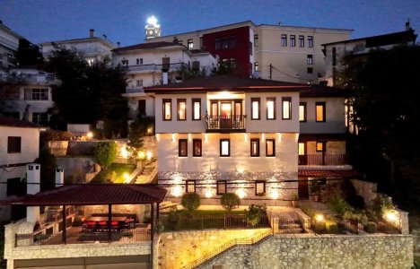 Manor House est. 1890: A historic manor house in the heart of Kastoria