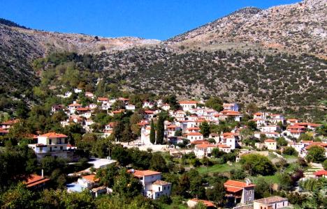 Καρυά ή Κολοκοτρωνίτσι: Γνώρισε το γραφικό χωριουδάκι της Αργολίδας [εικόνες]
