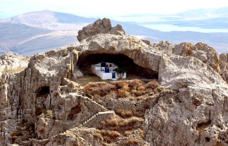 Η Λήμνος σου επιφυλάσσει μία ακόμα έκπληξη - Παναγία η Κακαβιώτισσα ή αλλιώς ο μοναδικός ασκεπής ναός [εικόνες]