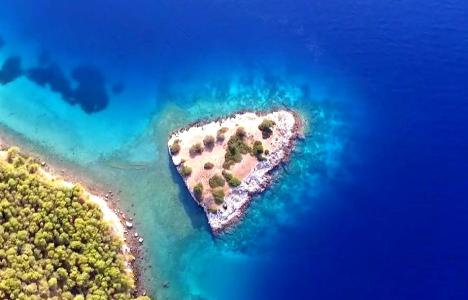 Σιδερώνα: To νησάκι - μυστήριο με τις ιστορίες βρικολάκων