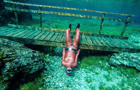 Το Gruner See Park έχει πρόβλημα ταυτότητας...Το χειμώνα είναι πάρκο, το καλοκαίρι λίμνη!