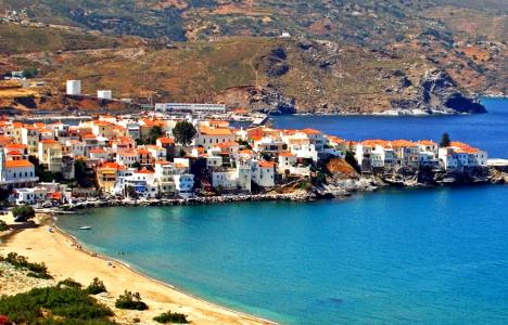 Η Vogue ταξιδεύει σε Τήνο, Άνδρο και Σύρο! Το εγκώμιο στα ελληνικά νησιά (pics)