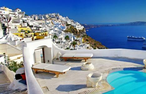 Η Telegraph αποφάσισε: Αυτά είναι τα 10 καλύτερα ξενοδοχεία στα ελληνικά νησιά (pics)