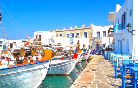 H Πάρος τραβά και πάλι τα βλέμματα! Φιγουράρει ανάμεσα στους 50 καλύτερους προορισμούς για το 2017