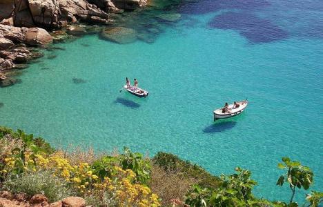 Γοργόνα: Το νησί που όλοι θέλουν να επισκεφθούν αλλά... κινδυνεύουν [εικόνες]