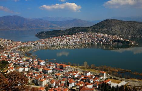 Καστοριά: Βόλτες στη λίμνη, σε γειτονιές με αρχοντικά και γουναράδικα (pics)