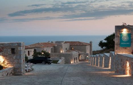 Τέσσερα αστέρια στο Πέτρα & Φως Boutique Hotel & Spa