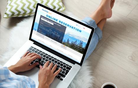 Όλο και περισσότεροι τουρίστες κάνουν online τις κρατήσεις τους για Ελλάδα