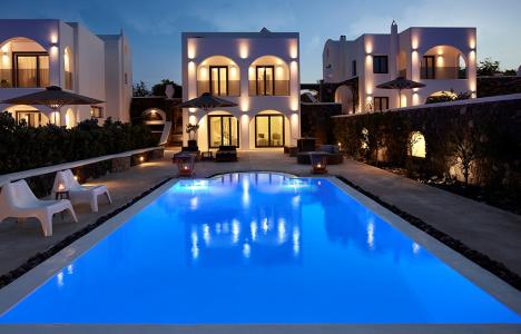 Amor Hideaway Villas: Η νέα επιλογή διαμονής στη Σαντορίνη