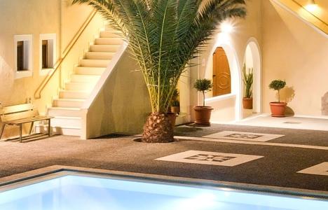 Villa Danezis: Διακοπές με άνεση και ηρεμία στη Σαντορίνη