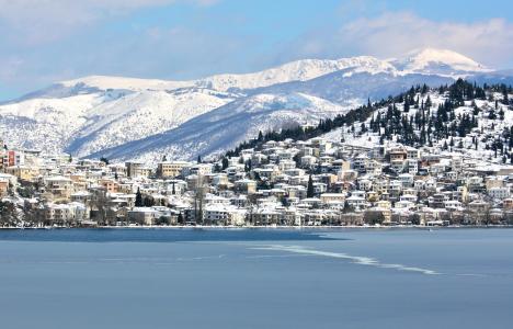 Οι 11 καλύτεροι προορισμοί για χριστουγεννιάτικες διακοπές στην Ελλάδα