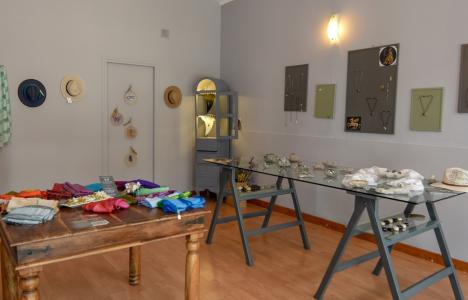 Silver & Silk: Ένας χώρος λιτός, αφιερωμένος στην αισθητική αξία του χειροποίητου