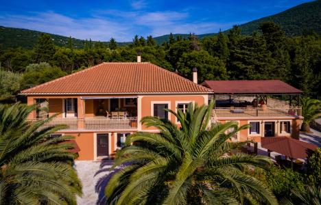 Mazourka – Luxury Suites