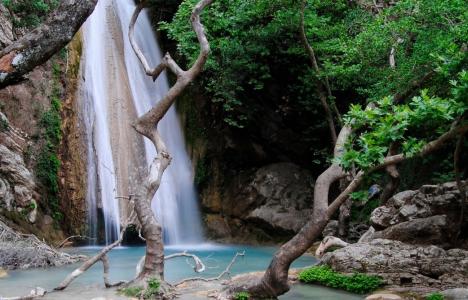 Εντυπωσιακοί καταρράκτες της Ελλάδας που αξίζει να δεις από κοντά (pics)