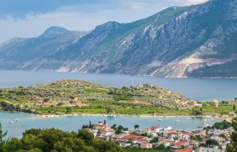 Guardian: Ένα μέρος της Ελλάδας στα 10 top ταξίδια μετά την καραντίνα