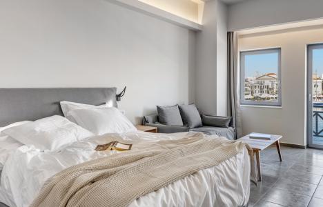 NAVES Suites: Για μια αξέχαστη διαμονή στην καρδιά της Ερμούπολης