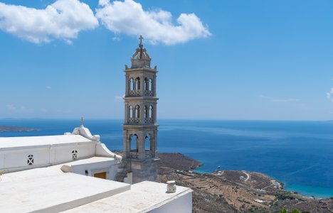 Πάσχα στην Τήνο: Κατάνυξη στην καρδιά του Αιγαίου