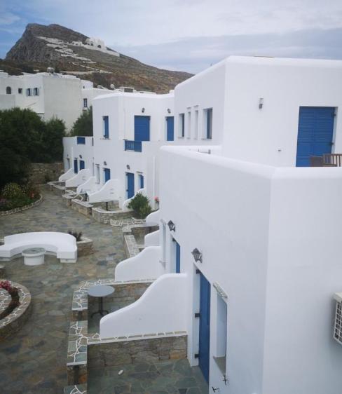 Paraporti Hotel