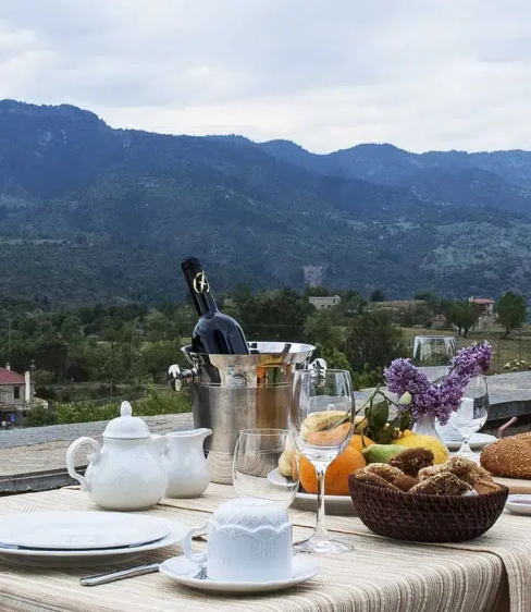 Aiora Suites: Ένα φιλόξενο καταφύγιο χαλάρωσης στη φύση της Αρκαδίας