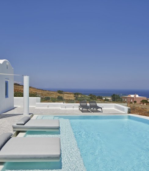 Villa Rodakes: Εμπειρία κυκλαδίτικης πολυτέλειας στη Σαντορίνη