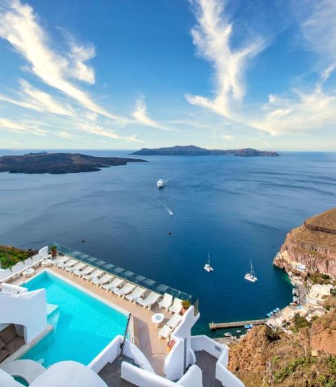 Athina Luxury Suites: Ζήστε την πολυτέλεια στη Σαντορίνη