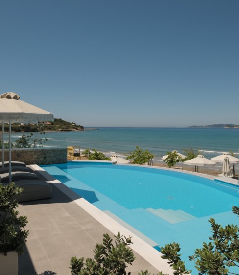 Paralia Luxury Suites: Πολυτελής διαμονή στον Άγιο Στέφανο Κέρκυρας