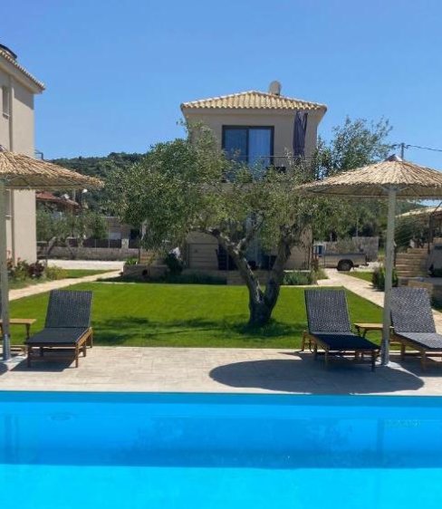 Three Charites Resort: Elegant escape to the enchanting Gialova of Messinia