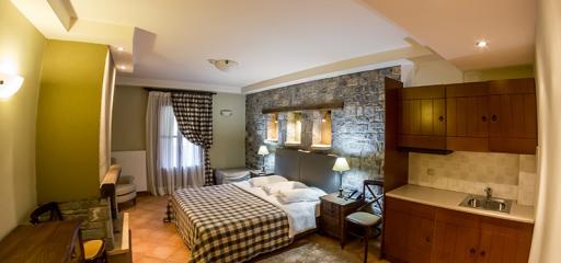 Grand Vytina Hotel & Suites