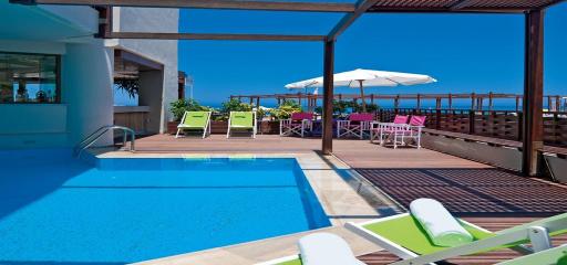 Steris Elegant Beach Hotel & Apartments