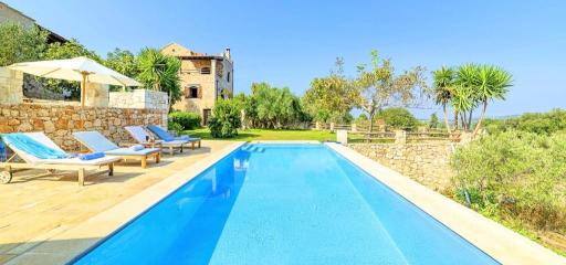 Strofilia Villas & Suites