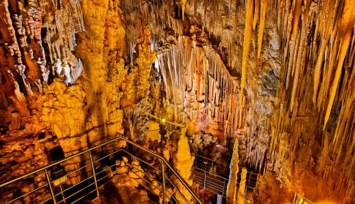 Λακωνία: Μέσα στο τριών εκατομμυρίων ετών Σπήλαιο Καστανιάς