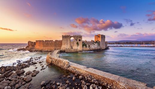 8 εντυπωσιακά κάστρα στην Πελοπόννησο