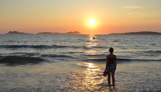 4 παραλίες στην Αττική για φθινοπωρινά μπάνια χωρίς κόσμο