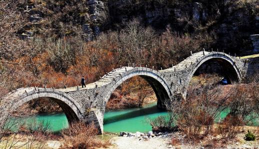 Ζαγοροχώρια: Μια βόλτα στα πιο εντυπωσιακά γεφύρια