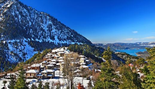 Φιδάκια: Ένα από τα ομορφότερα και πιο ήσυχα χωριά της Ευρυτανίας