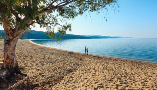 7 παραθαλάσσιοι προορισμοί ιδανικοί για διακοπές με παιδιά