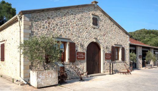 Mavroudis Olive Oil: Ξενάγηση στην ιστορία της κερκυραϊκής ελιάς