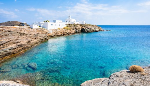 Σίφνος: 14 εντυπωσιακές παραλίες με καταγάλανα νερά για ατελείωτες βουτιές