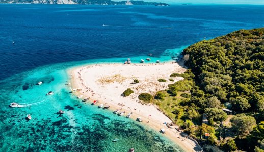 Lonely Planet: Τα 10 κορυφαία μέρη για να ταξιδέψετε στα 20 - Η Ελλάδα μέσα στη λίστα