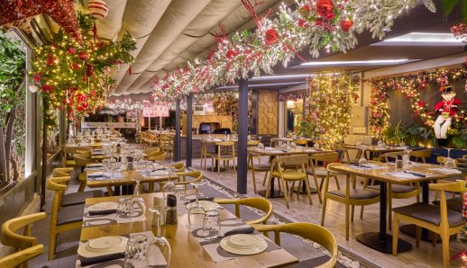 Το Βραστό στο Χαλάνδρι κρύβει σε κάθε πιάτο τη ζεστασιά των Χριστουγέννων