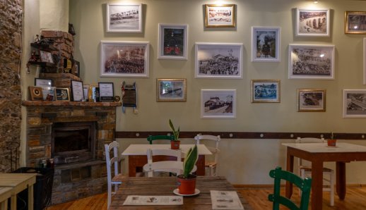 Ταβέρνα Μουτζούρης: Ένα γαστρονομικό ταξίδι δίπλα στο θρυλικό τρενάκι του Πηλίου στα Άνω Λεχώνια