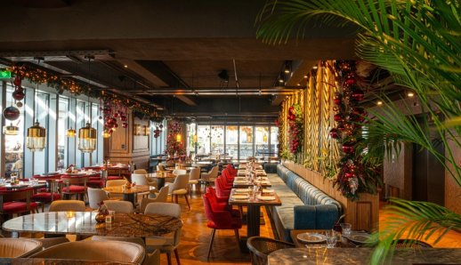 Γιορτινές Γεύσεις στο Λιμάνι: Το Nice n’ Easy Πειραιά υποδέχεται τις γιορτές με ξεχωριστά μενού