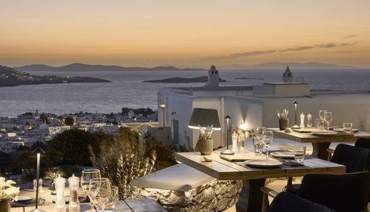 Karavaki: Μια γαστρονομική εμπειρία με θέα το ηλιοβασίλεμα της Μυκόνου