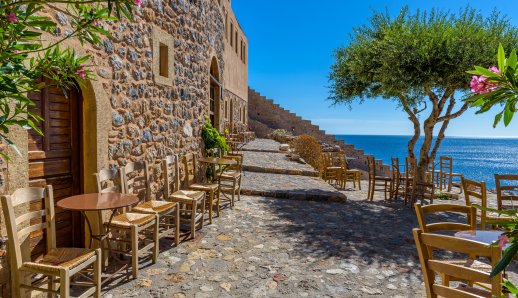 Πάσχα στη Μονεμβασιά: Μια ατμοσφαιρική ανοιξιάτικη απόδραση στην Πελοπόννησο