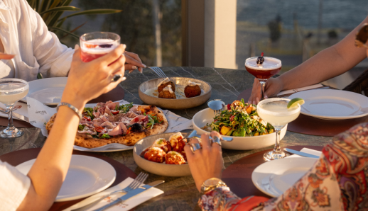 Nice n Easy Italian Bistro: Αυθεντικές ιταλικές γεύσεις με θέα τον Σαρωνικό