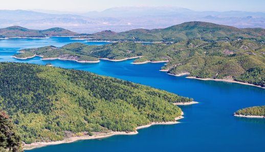 Road trip στη Λίμνη Πλαστήρα: Οι στάσεις που αξίζει να κάνετε