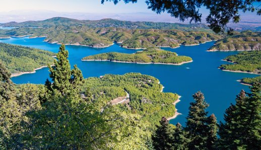 Road trip στη Λίμνη Πλαστήρα: Οι στάσεις που αξίζει να κάνετε